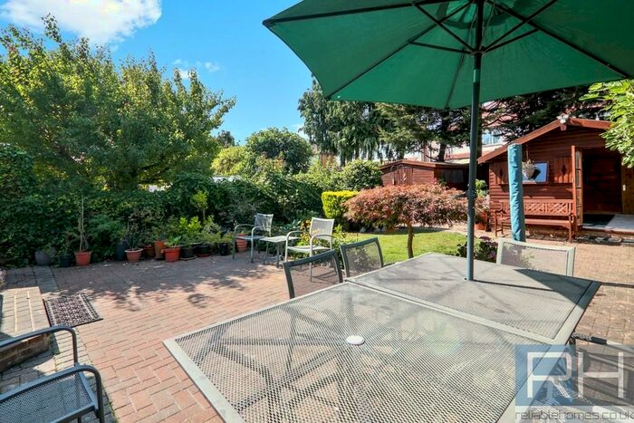 4 Bedroom Detached House To Rent In Bramley Road, Southgate, London, N14