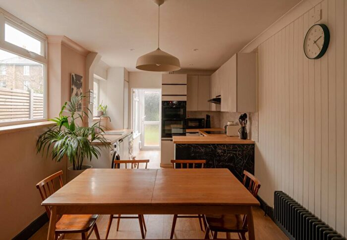 3 Bedroom Terraced House For Sale In Malvern Road, Leytonstone, London, E11