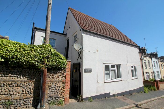 2 Bedroom Cottage To Rent In Ramsgate, CT11
