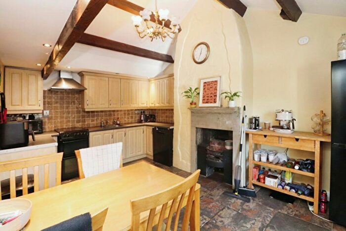 2 Bedroom Flat To Rent In Richardshaw Lane, Stanningley, Pudsey, Leeds, Uk, LS28