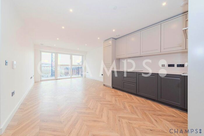 2 Bedroom Flat To Rent In Tryon House, Brook Street, Royal Exchange, KT1