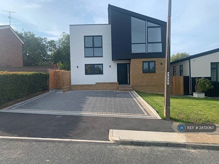 3 Bedroom Detached House To Rent In Burnett Park, Harlow, CM19