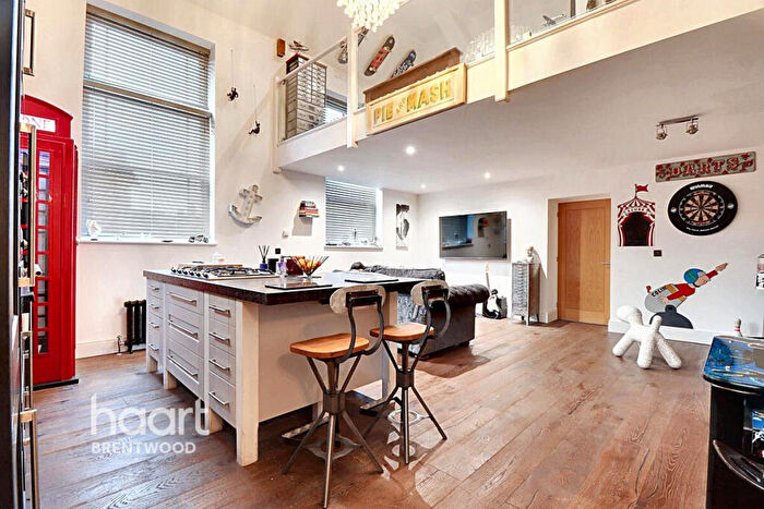 1 Bedroom Flat For Sale In Kensington Way, Brentwood, CM14