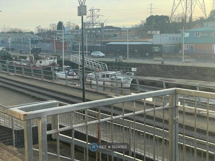 2 Bedroom Flat To Rent In Pier Wharf, Colchester, CO2