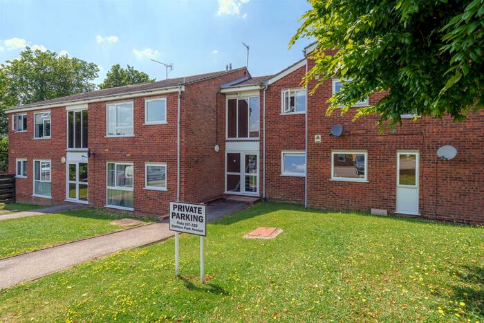 1 Bedroom Flat To Rent In Chiltern Park Avenue, Berkhamsted, HP4
