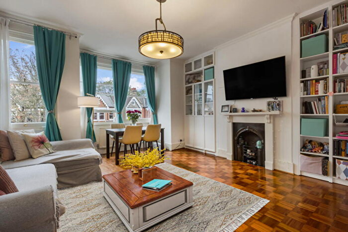 2 Bedroom Flat For Sale In Clive Road, SE21