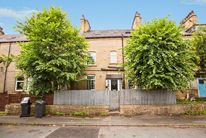 4 Bedroom Terraced House For Sale In Westfield Place, Halifax, West Yorkshire, HX1