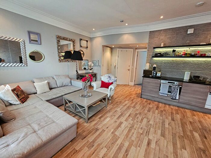 1 Bedroom Flat To Rent In , Ladbroke Grove, London, W10