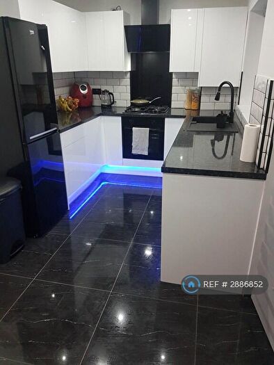 2 Bedroom End Of Terrace House To Rent In Brunshaw Road, Burnley, BB10