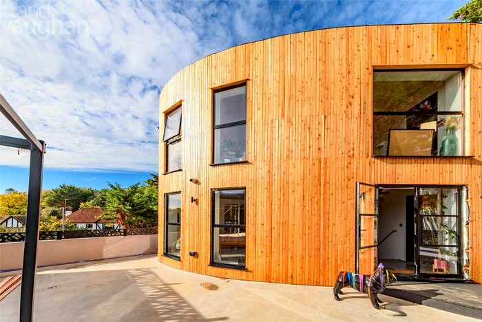 4 Bedroom Detached House To Rent In Woodland Drive, Hove, East Sussex, BN3