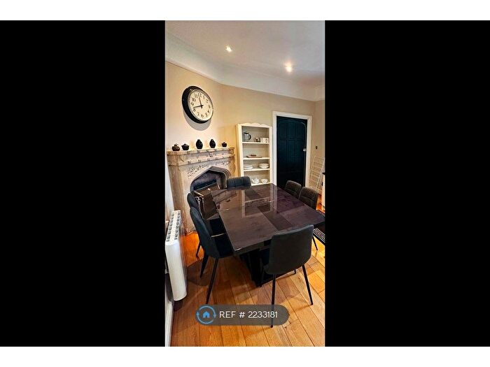 3 Bedroom Flat To Rent In Windsor Forest Court, Ascot, SL5
