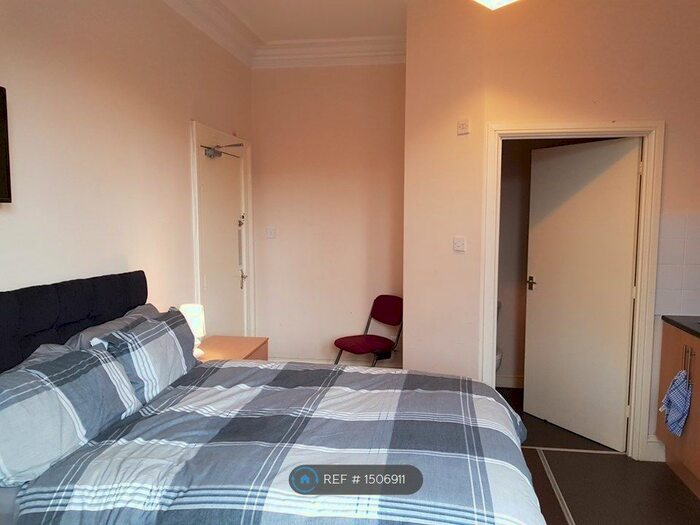 Studio To Rent In Studio, Newcastle U Lyme, ST5