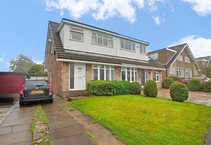 3 Bedroom Semi Detached House For Sale In Greenacres Grove, Halifax, HX3