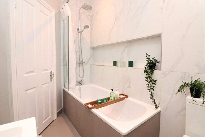 8 Bedroom House To Rent In Livingstone Road, SO14