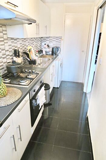 1 Bedroom Block Of Flats For Sale In The Sandlings, Wood Green, London, N22