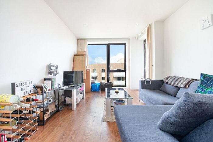 1 Bedroom Flat To Rent In Lighterman Point, Abbott Road, London, E14