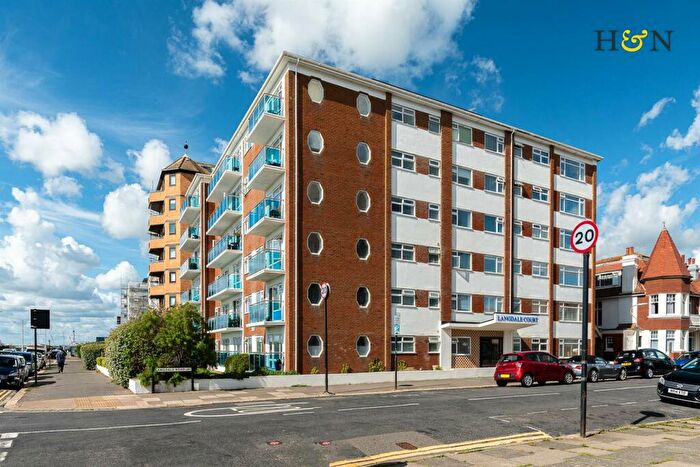 1 Bedroom Flat For Sale In Langdale Court, Kingsway, Hove, BN3