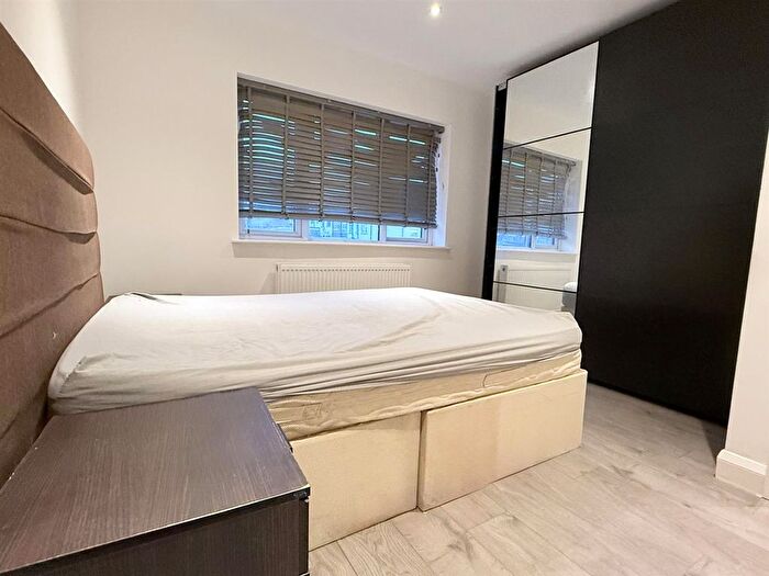 1 Bedroom Flat To Rent In Edgware Road, London, NW9