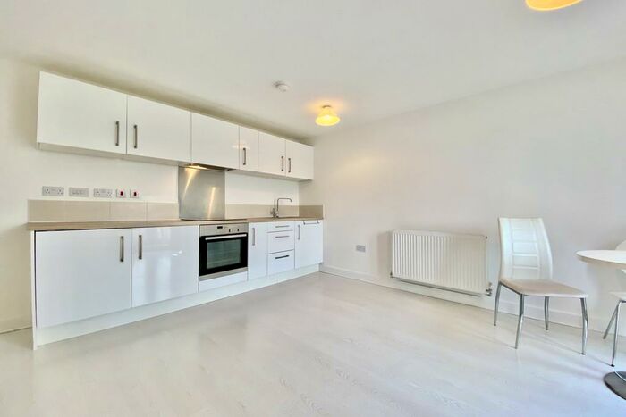 2 Bedroom Semi-Detached House To Rent In Holts Crest Way, Leeds, LS12