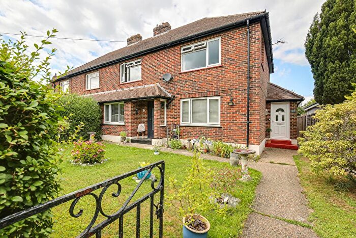 2 Bedroom Maisonette For Sale In Shelton Avenue, Warlingham, CR6