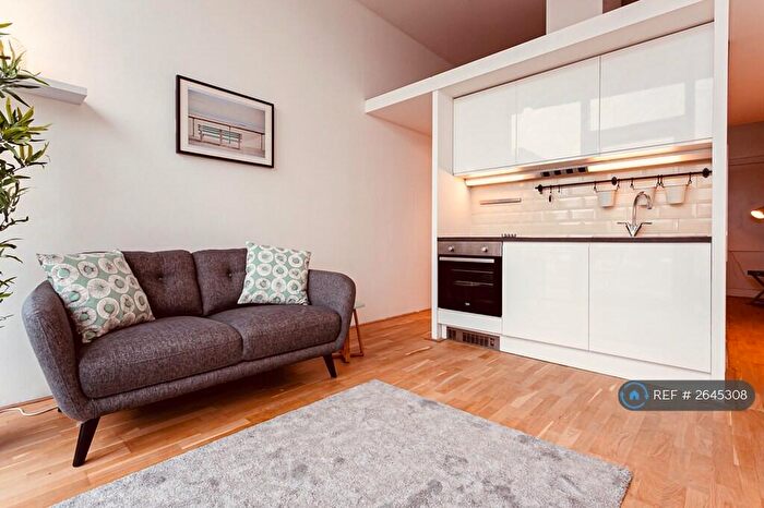 Studio To Rent In Abito, Salford, M3