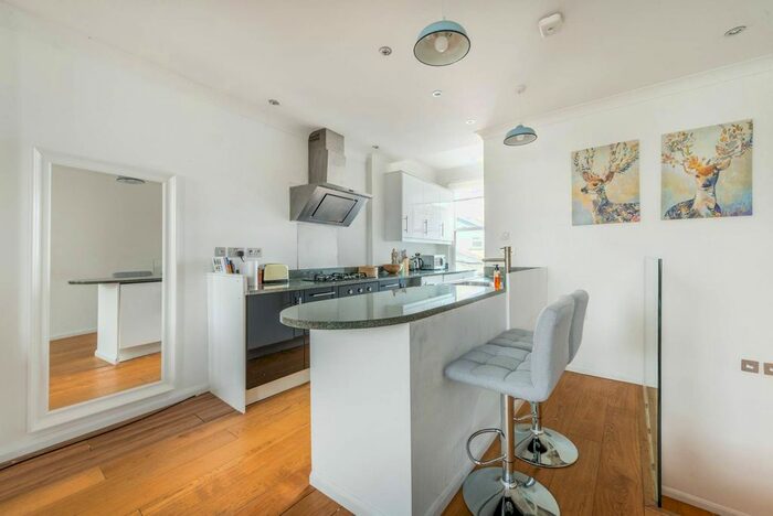 2 Bedroom Flat To Rent In Chiswick High Road, Chiswick, London, W4