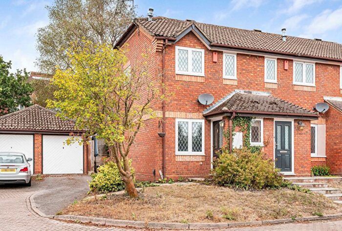 2 Bedroom End Of Terrace House For Sale In Weywood Close, Farnham, Surrey, GU9