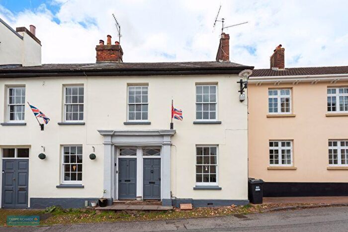 3 Bedroom End Of Terrace House For Sale In The Square, Uffculme, EX15