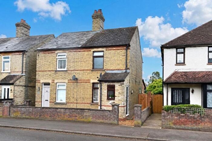 2 Bedroom Semi-Detached House For Sale In Banks Road, Biggleswade, SG18