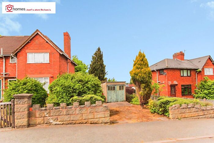3 Bedroom Semi-Detached House To Rent In Alumwell Road, Walsall, WS2