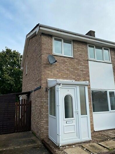 3 Bedroom Semi-Detached House To Rent In Moira Close, Stainforth, Doncaster, South Yorkshire, DN7