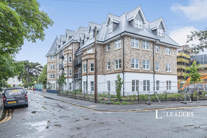 2 Bedroom Flat To Rent In Durley Road, Bournemouth, Dorset, BH2