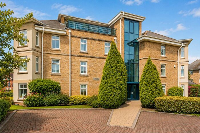 2 Bedroom Flat For Sale In Stone Meadow, Oxford, OX2