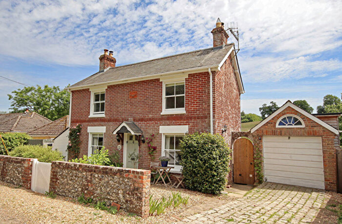 2 Bedroom Cottage For Sale In Lower Daggons, Fordingbridge, SP6