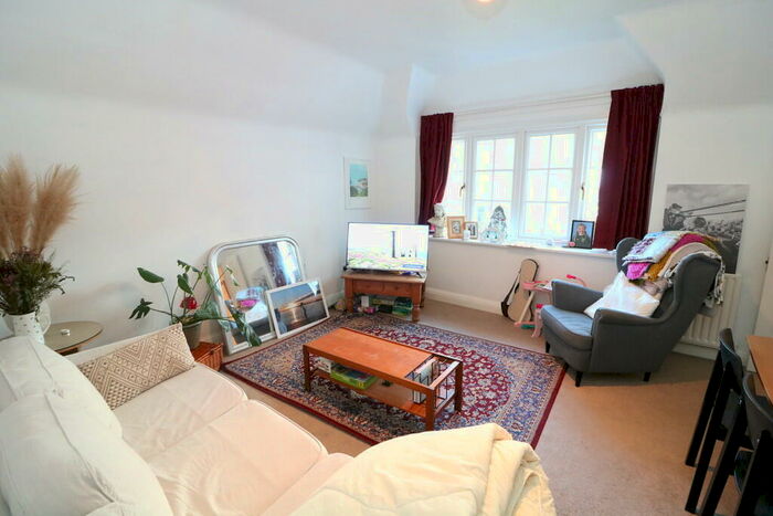 2 Bedroom Apartment To Rent In St. Pauls Road West, Dorking, RH4