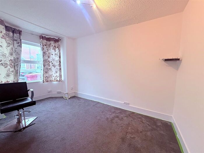 2 Bedroom Property To Rent In Filey Road, Reading, RG1