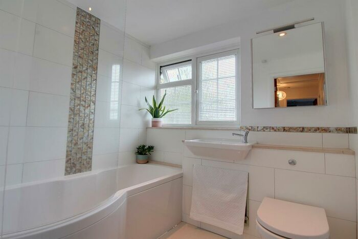 3 Bedroom House To Rent In Langley Way, Marlow, SL7