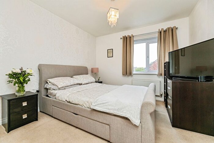 2 Bedroom Semi-Detached House For Sale In Buzzard Avenue, Mexborough, S64