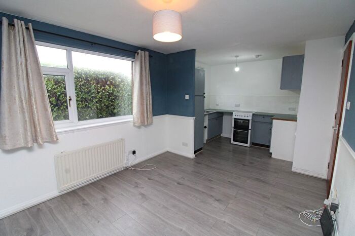 1 Bedroom Flat To Rent In Oakfield Drive, Dumfries, DG1