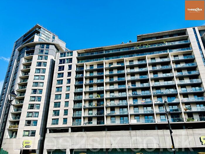2 Bedroom Flat To Rent In Centenary Plaza, Holliday Street, Birmingham, West Midlands, B1