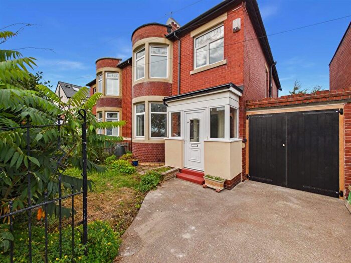 4 Bedroom Semi-Detached House For Sale In Bournemouth Gardens, Whitley Bay, NE26