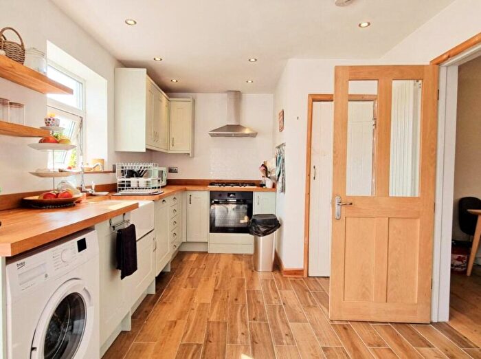 2 Bedroom Apartment To Rent In Shepperton Road, London, N1