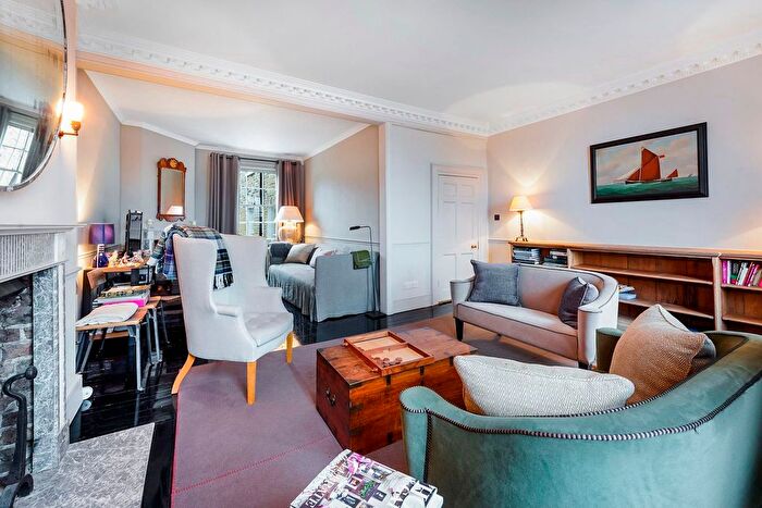 4 Bedroom Terraced House To Rent In Cheyne Walk, London, SW10