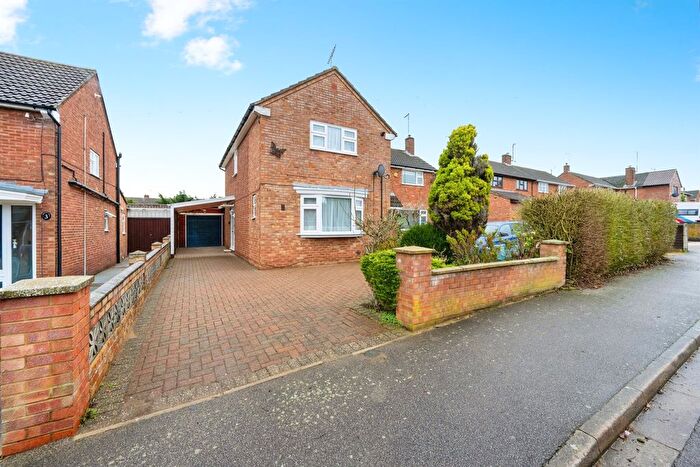 3 Bedroom Semi Detached House For Sale In Crossway, Leighton Buzzard, LU7