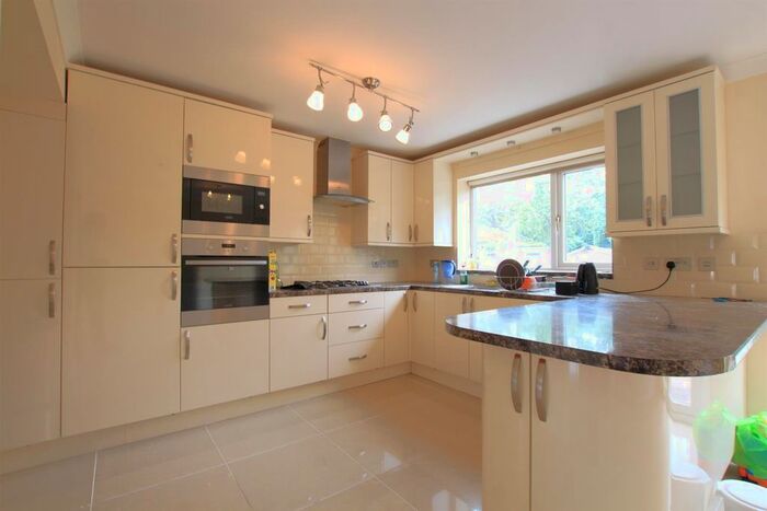 3 Bedroom Semi-Detached House To Rent In Sutton Square, Heston, Hounslow, Middlesex, TW5