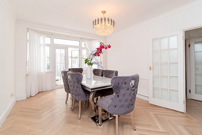 3 Bedroom End Of Terrace House To Rent In Valley Drive, Kingsbury, NW9