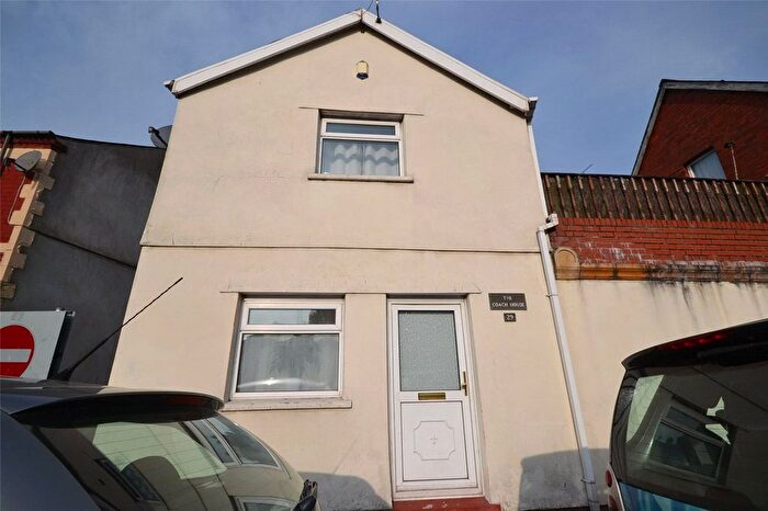 2 Bedroom Flat For Sale In Llanbradach Street, Grangetown, Cardiff, CF11