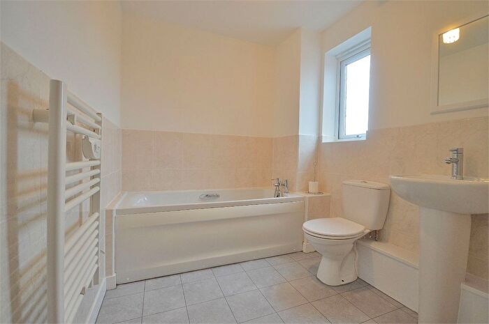 2 Bedroom Flat For Sale In Pavilion Court, Stimpson Avenue, Northampton, NN1