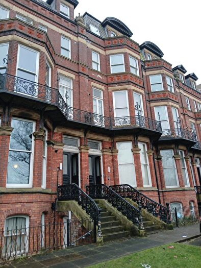 2 Bedroom Ground Maisonette To Rent In Manchester Road, Flat, Southport, Merseyside, PR9