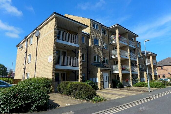 2 Bedroom Apartment To Rent In Laund Road, Salendine Nook, Huddersfield, HD3
